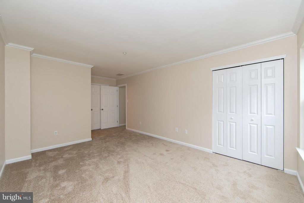 Image 4 of property listing at 1801 BEACON HILL DR, Sicklerville, NJ 08081