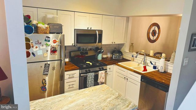 16 WINTERBERRY, Glassboro, NJ 08028