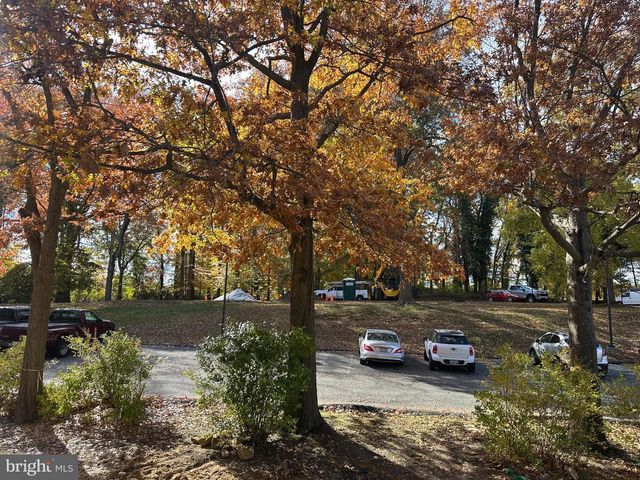 5405 GOSHAWK ALY, Bethesda, MD 20816