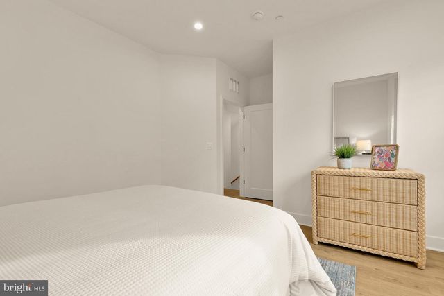 5405 GOSHAWK ALY, Bethesda, MD 20816