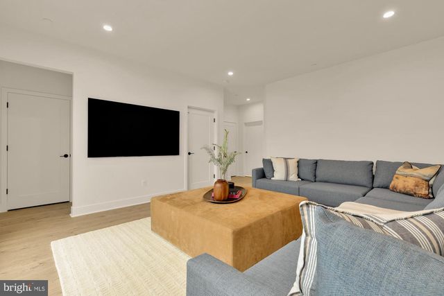 5405 GOSHAWK ALY, Bethesda, MD 20816