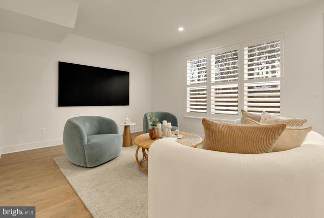 5405 GOSHAWK ALY, Bethesda, MD 20816