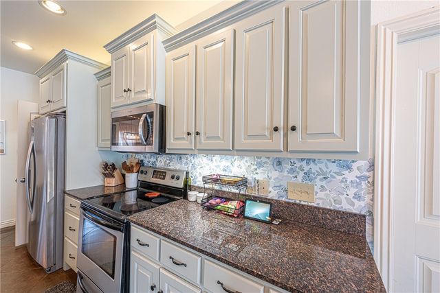 11658 E Creek Lane, Farmington, AR 72730