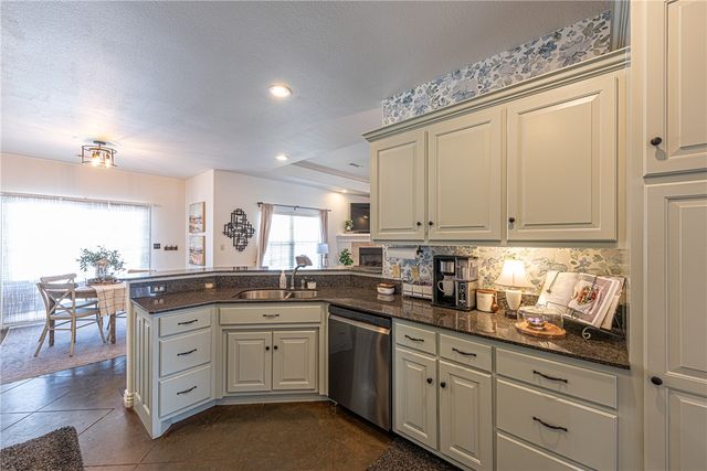 11658 E Creek Lane, Farmington, AR 72730