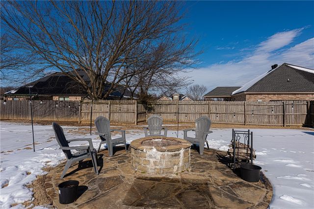 11658 E Creek Lane, Farmington, AR 72730