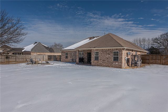 11658 E Creek Lane, Farmington, AR 72730