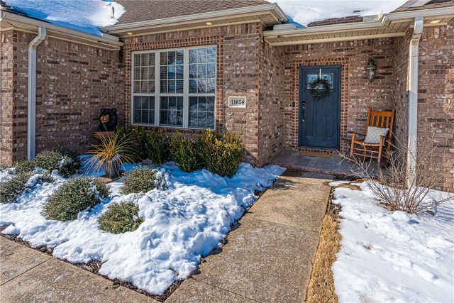 11658 E Creek Lane, Farmington, AR 72730