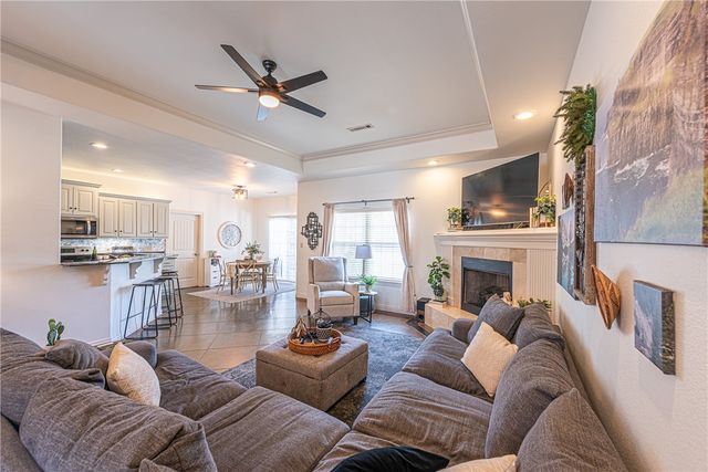 11658 E Creek Lane, Farmington, AR 72730