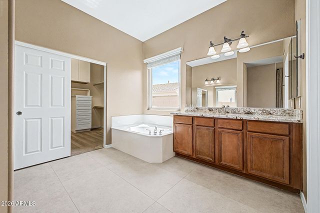 5722 S MESQUITE GROVE Way, Chandler, AZ 85249