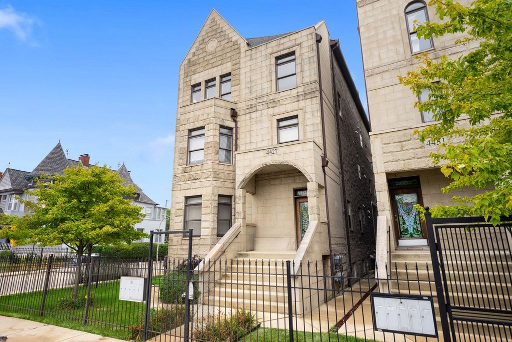 4427 S Oakenwald Avenue 4, Chicago, IL 60653 — photo 2