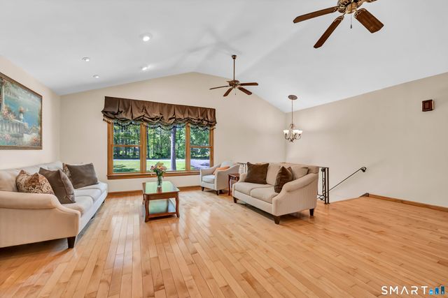 20 Judith Drive, Danbury, CT 06811