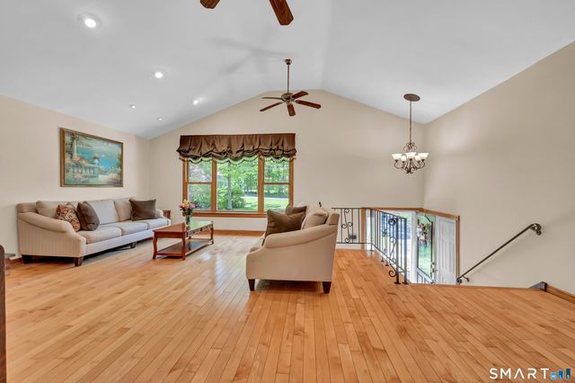 20 Judith Drive, Danbury, CT 06811