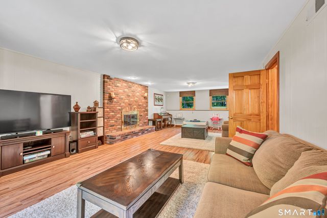 20 Judith Drive, Danbury, CT 06811