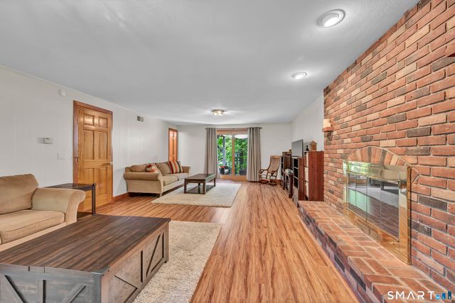 20 Judith Drive, Danbury, CT 06811