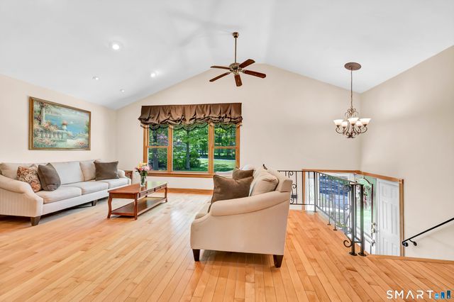 20 Judith Drive, Danbury, CT 06811