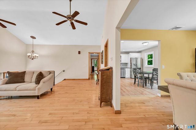 20 Judith Drive, Danbury, CT 06811