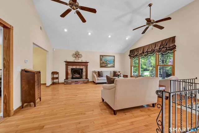 20 Judith Drive, Danbury, CT 06811