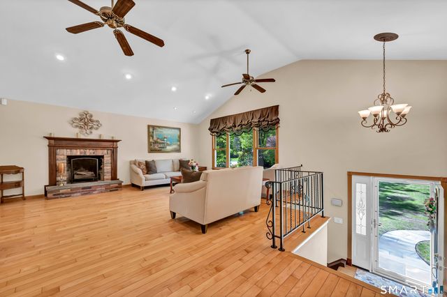 20 Judith Drive, Danbury, CT 06811