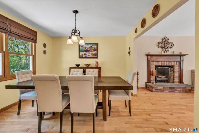 20 Judith Drive, Danbury, CT 06811