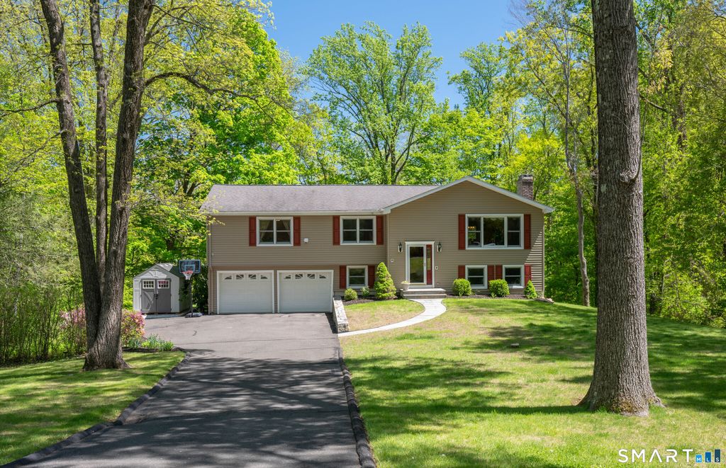 20 Judith Drive, Danbury, CT 06811