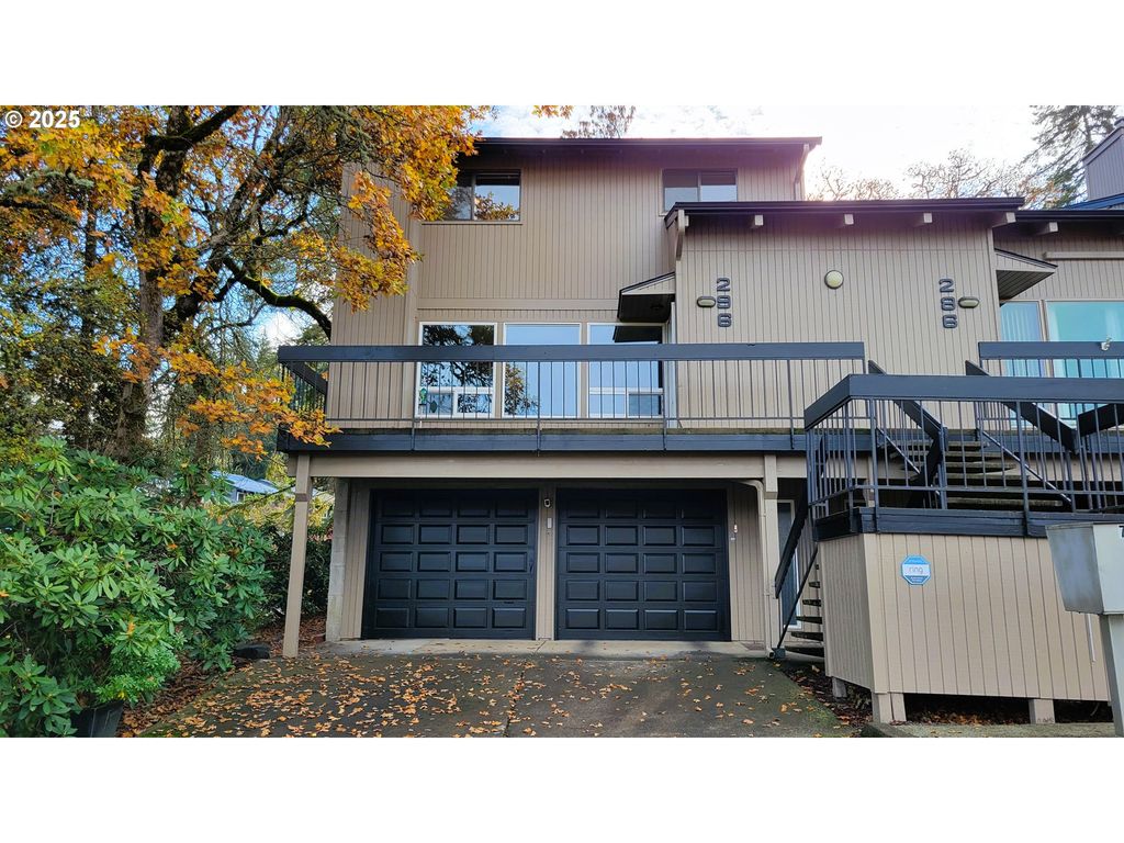 296 WOODRIDGE Dr, Eugene, OR 97405