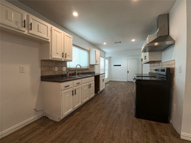 1738 Hartford Drive, Carrollton, TX 75007