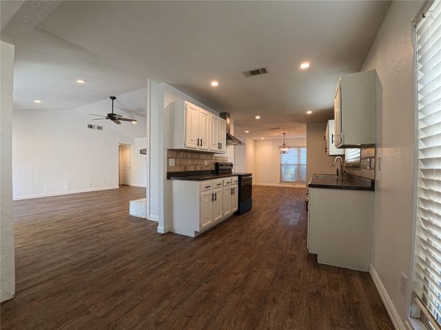 1738 Hartford Drive, Carrollton, TX 75007