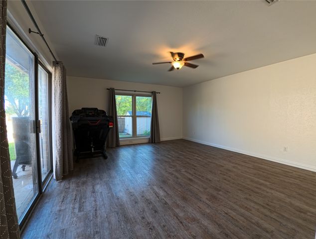 1738 Hartford Drive, Carrollton, TX 75007