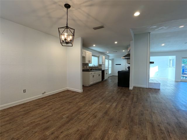 1738 Hartford Drive, Carrollton, TX 75007