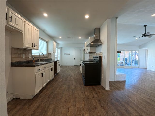 1738 Hartford Drive, Carrollton, TX 75007