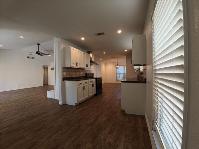 1738 Hartford Drive, Carrollton, TX 75007