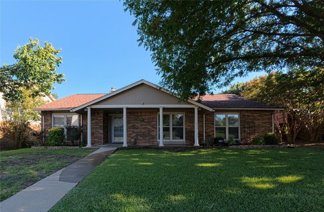 1738 Hartford Drive, Carrollton, TX 75007