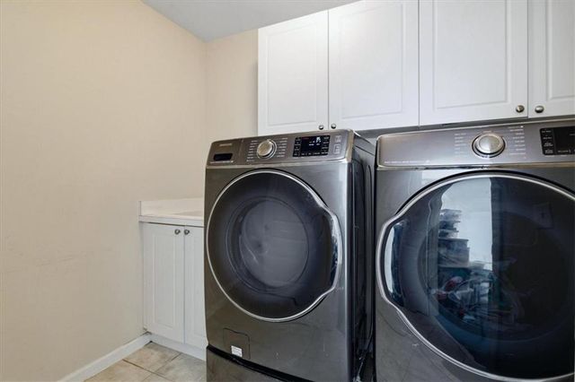 832 Dolly Avenue, Atlanta, GA 30331