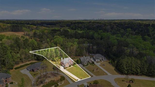 832 Dolly Avenue, Atlanta, GA 30331