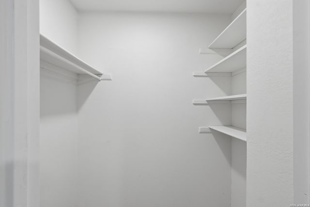 6026 Patrick Henry St, San Antonio, TX 78233