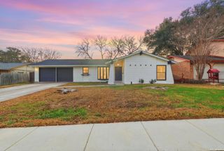 6026 Patrick Henry St, San Antonio, TX 78233