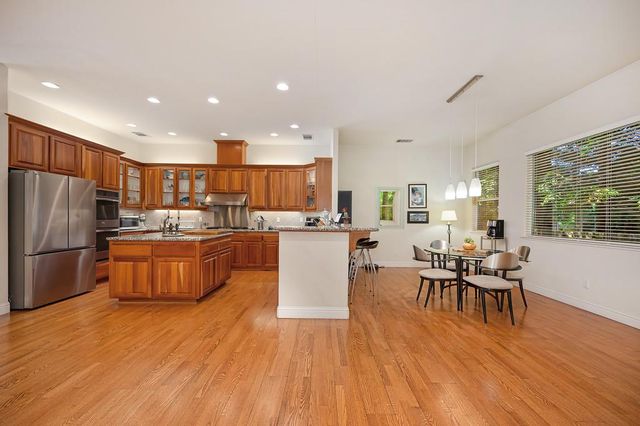 512 Dizmar Ct, Cameron Park, CA 95682