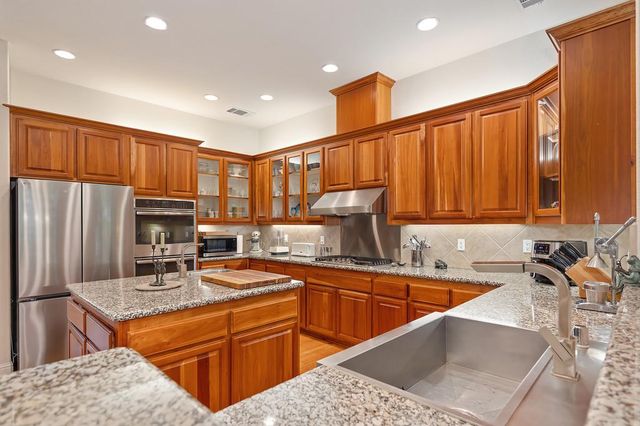 512 Dizmar Ct, Cameron Park, CA 95682