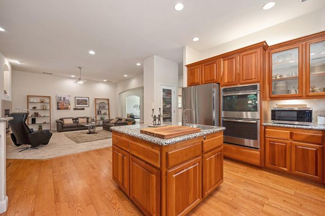 512 Dizmar Ct, Cameron Park, CA 95682
