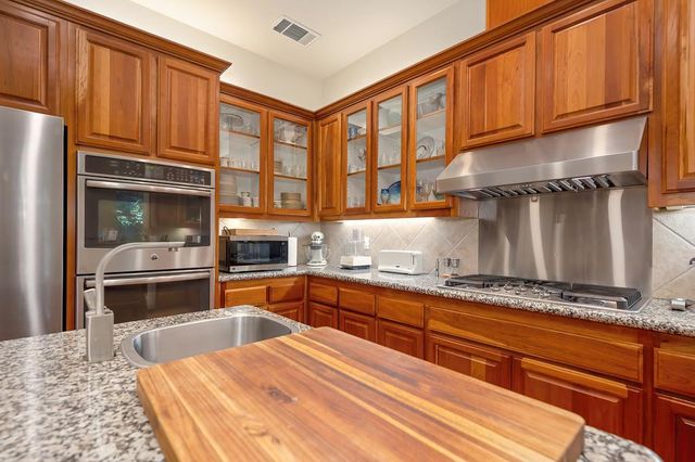 512 Dizmar Ct, Cameron Park, CA 95682