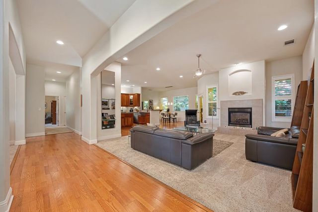 512 Dizmar Ct, Cameron Park, CA 95682
