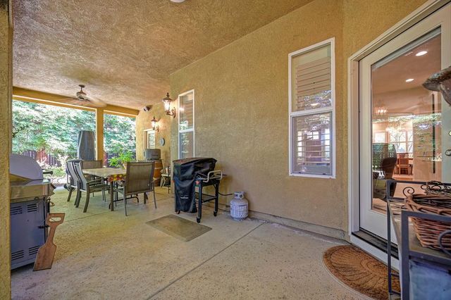 512 Dizmar Ct, Cameron Park, CA 95682