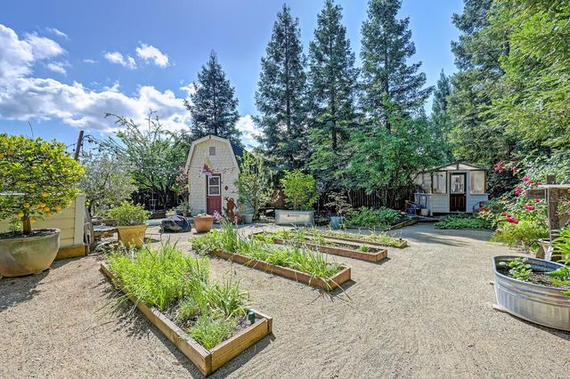 512 Dizmar Ct, Cameron Park, CA 95682