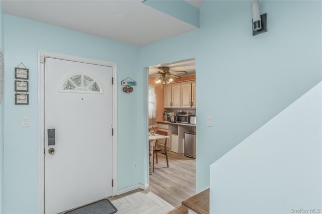 21 Robert Avenue, Massapequa, NY 11758