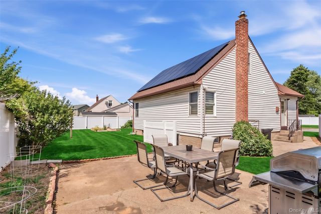 21 Robert Avenue, Massapequa, NY 11758