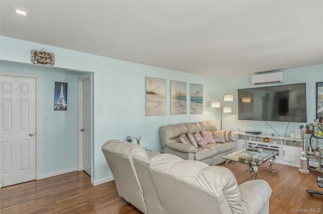 21 Robert Avenue, Massapequa, NY 11758