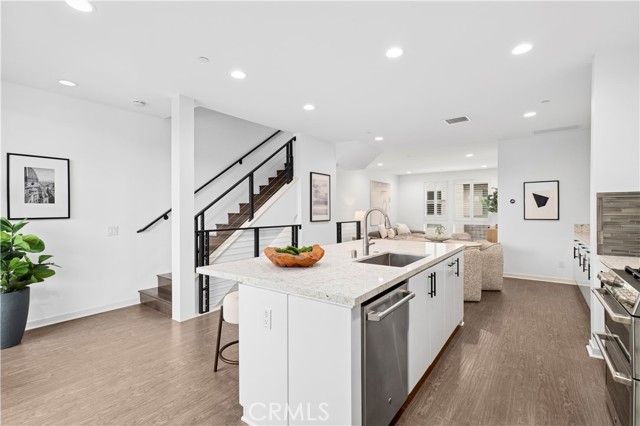 1683 Superior, Costa Mesa, CA 92627