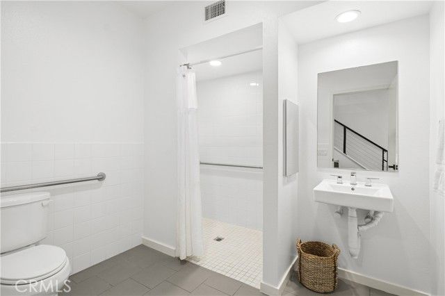 1683 Superior, Costa Mesa, CA 92627