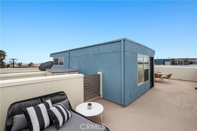 1683 Superior, Costa Mesa, CA 92627