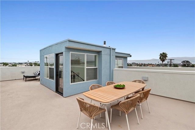 1683 Superior, Costa Mesa, CA 92627